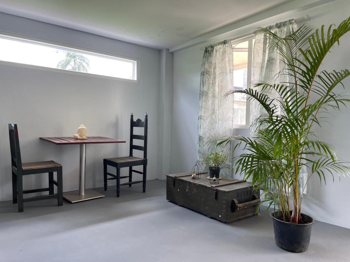 Twenty4 Hostel Paramaribo Exterior photo