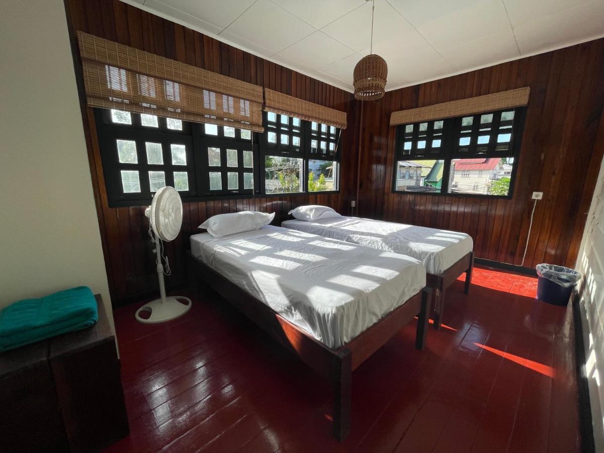 Twenty4 Hostel Paramaribo Exterior photo